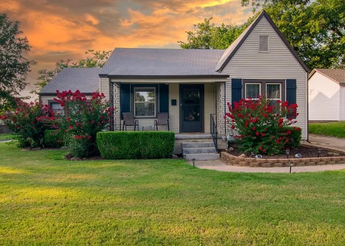Corner Charmer 2br - Bonus - Near Tu & Expo Tulsa
