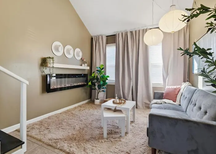 Corner Charmer 2br - Bonus - Near Tu & Expo Tulsa