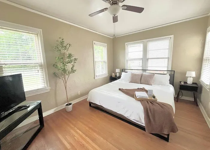 Corner Charmer 2br - Bonus - Near Tu & Expo