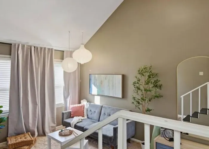 Corner Charmer 2br - Bonus - Near Tu & Expo