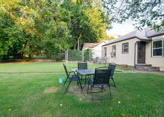 Corner Charmer 2br - Bonus - Near Tu & Expo Tulsa